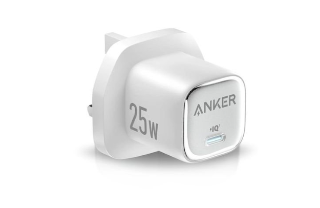 انكر - شاحن 25 واط أبيض - شحن سريع وحماية عالية للبطارية 